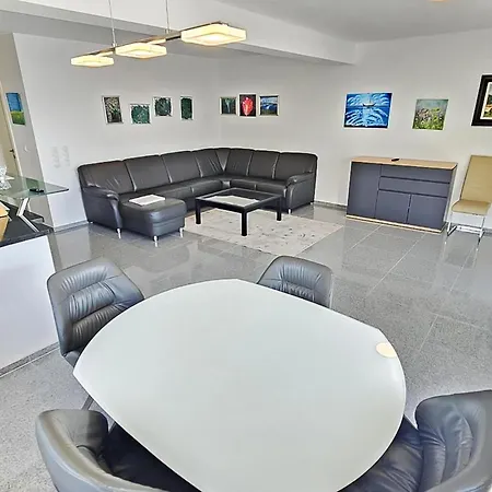 Lovely In Ladvic Hébergement de vacances